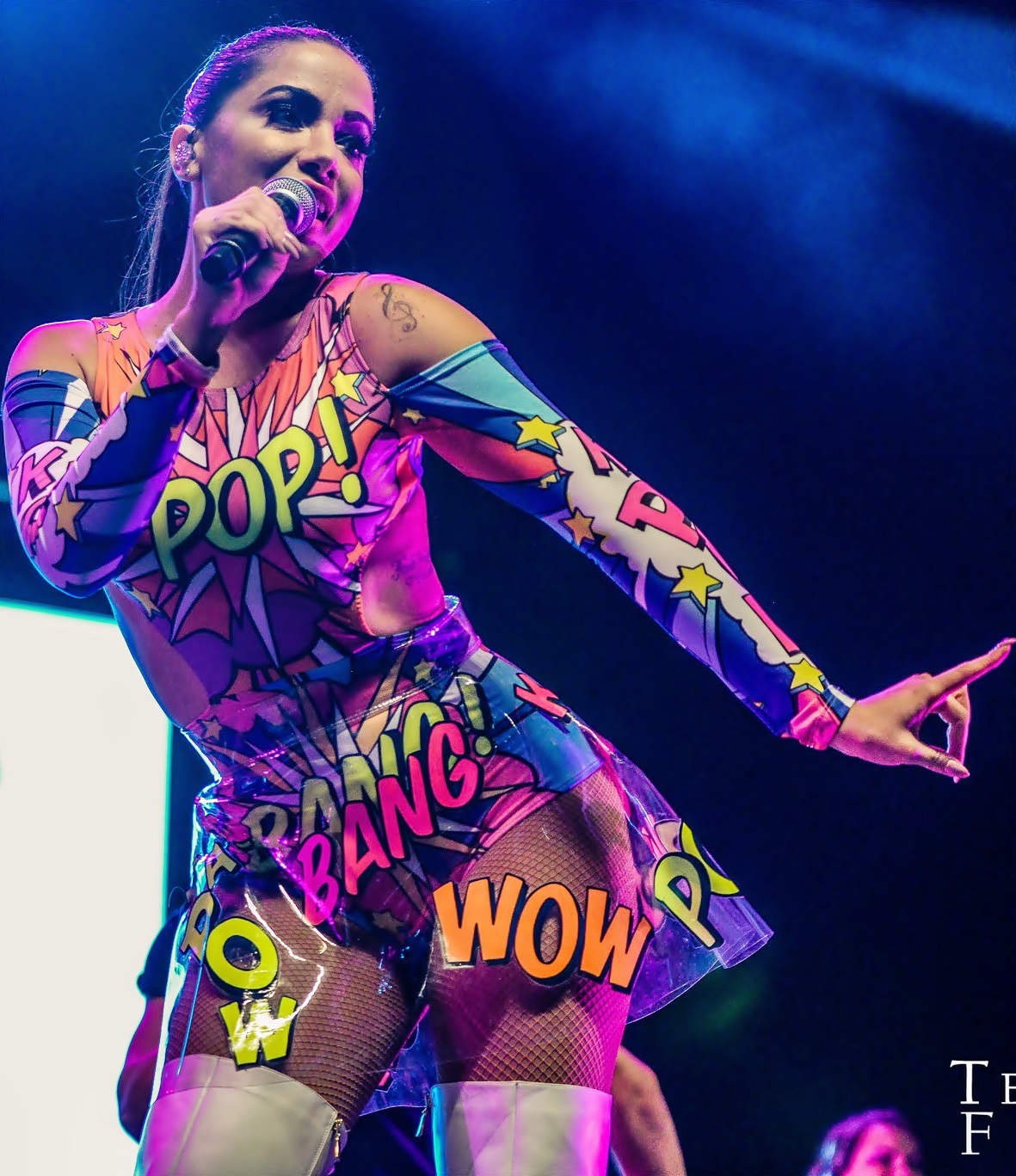 Capa: Anitta reafirma apoio a Lula após criticar cobranças de fãs